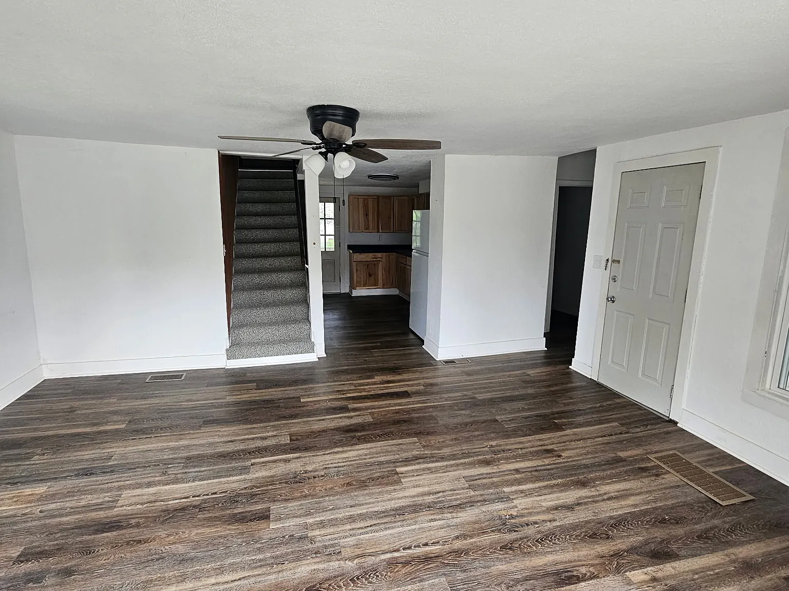 2 bed, 1.5 bath, $1,400 — Photo 4