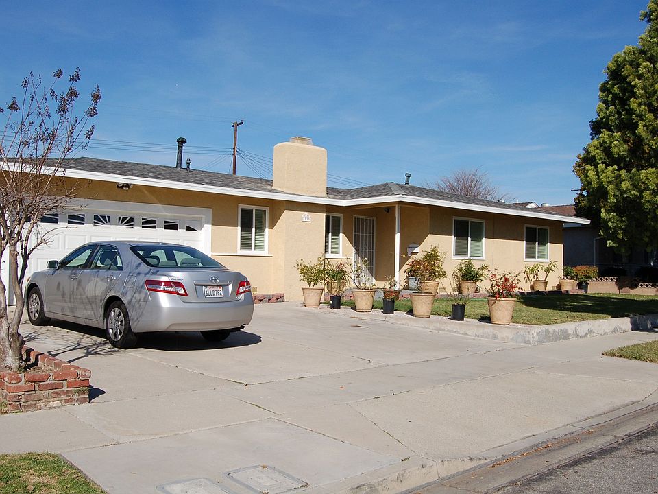 2nd image of 1931 W Harle Ave