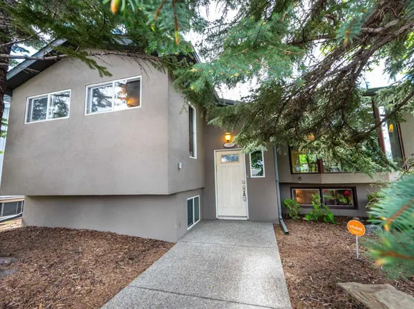 16 N Rundleson Way NE, Calgary, AB T1Y 3N6