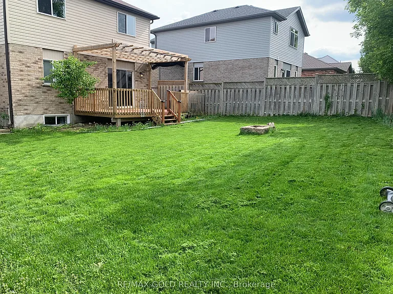 65 Woodhatch Cres — Photo 19