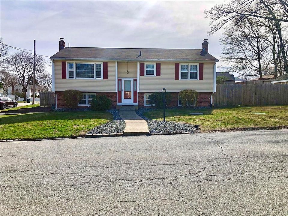 118 Macarthur Blvd, Coventry, RI 02816 Zillow