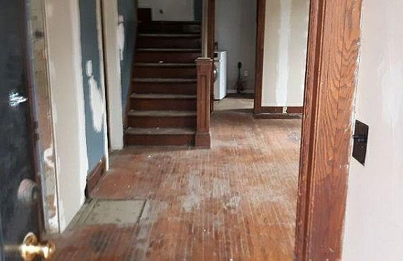 2nd image of 1504 Lake St