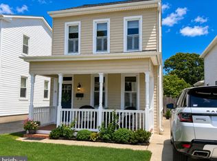 16 Woodlawn Ave, Annapolis, MD 21401