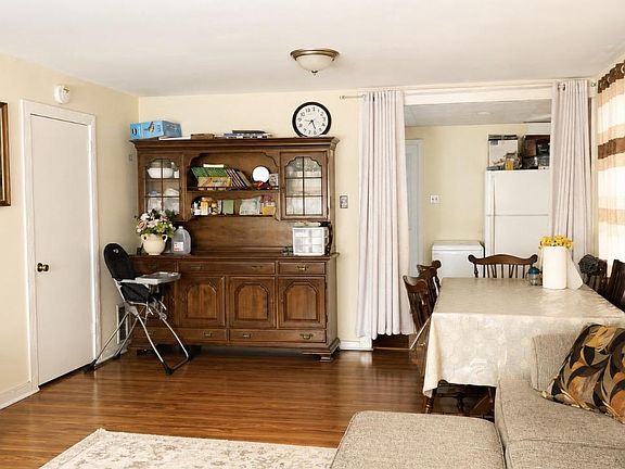 3rd image of 509 Poplar St