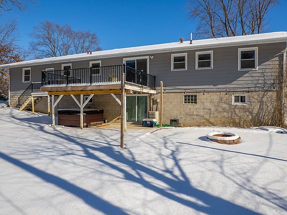 4th image of 12418 White Oak Dr