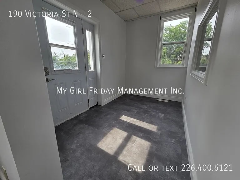 190 Victoria St N #2 — Photo 2