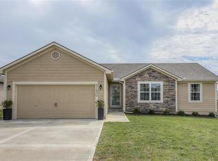 21633 W Spring St, Spring Hill, KS 66083