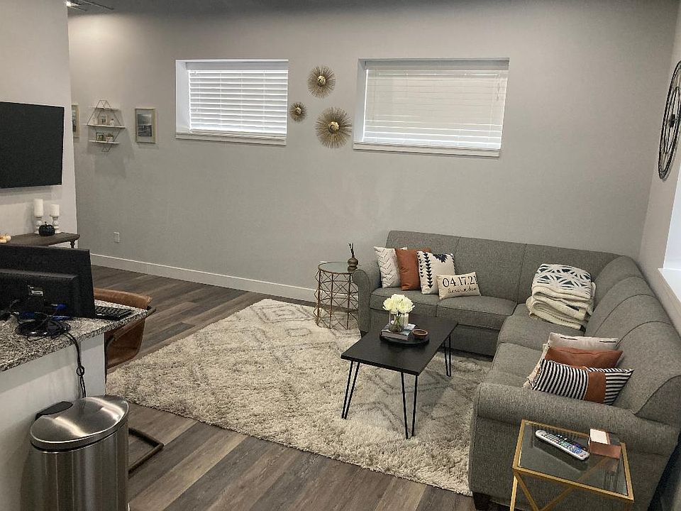 1st image of 4650 Hampton Ave #15