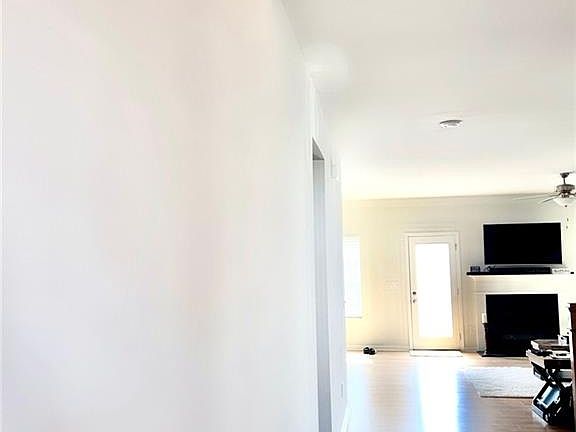 4th image of 250 Clark Lake Ln
