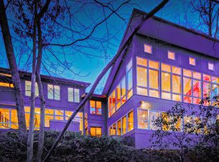 630 Utterback Store Rd, Great Falls, VA 22066