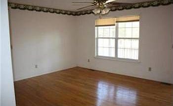 5th image of 352 Holly Springs Dr