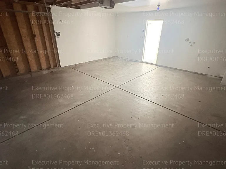 7400 Cross Glade St — Photo 19