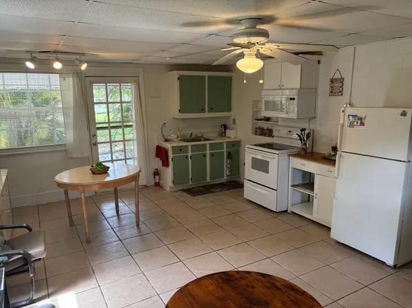 229 SW 6th St, Dania Beach, FL 33004