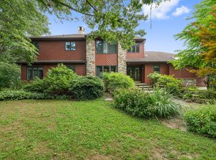 198 Schoolhouse Ln, Glen Mills, PA 19342