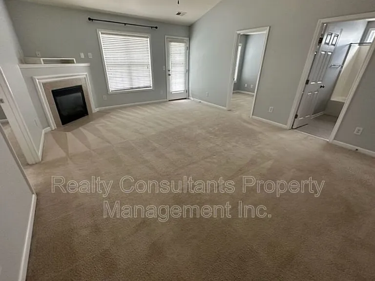 2152 Rosemont Dr — Photo 8