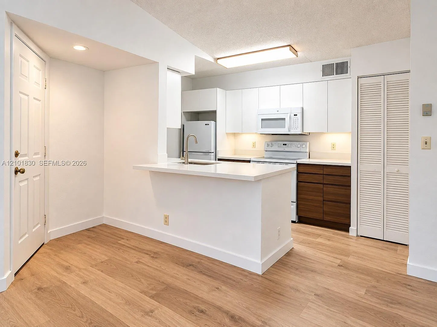 Sundance At Davie Condo — Photo 4