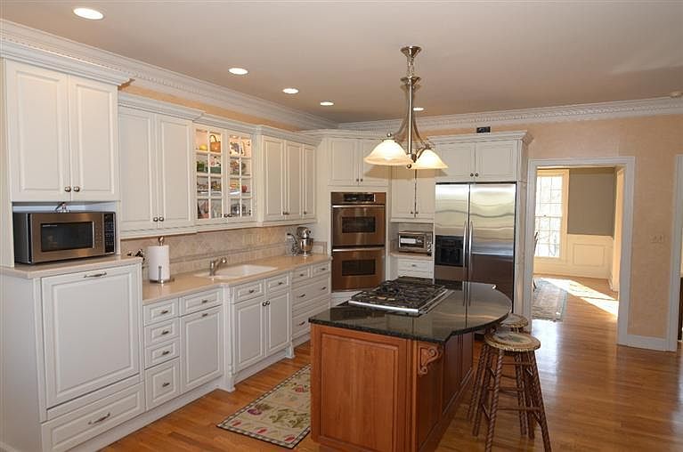 1st image of 1136 Sheffield Pl