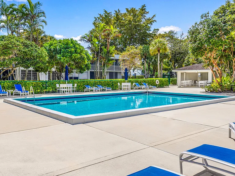 4261 W Palm Aire Dr #204 — Photo 37