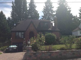 3031 NE 98th St, Seattle, WA 98115