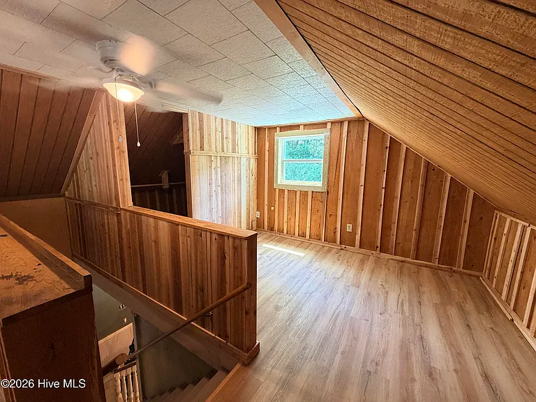 4040 State Highway 11 — Photo 10