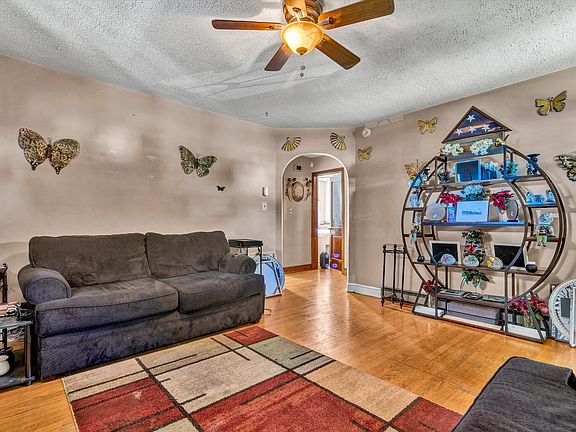 4th image of 4002 Maine Ave NW