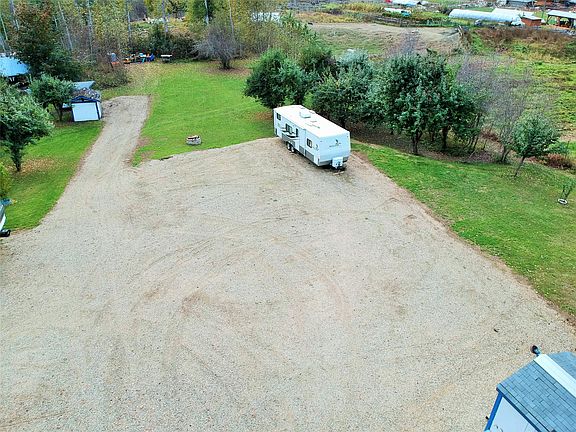 5th image of 1822 Cemetery Rd