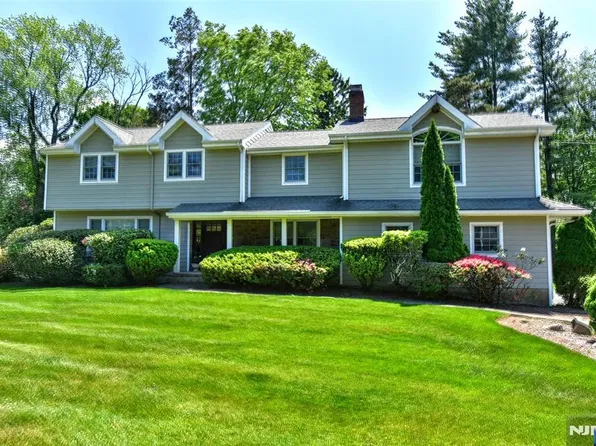 3 Avon Place, Woodcliff Lake, NJ 07677