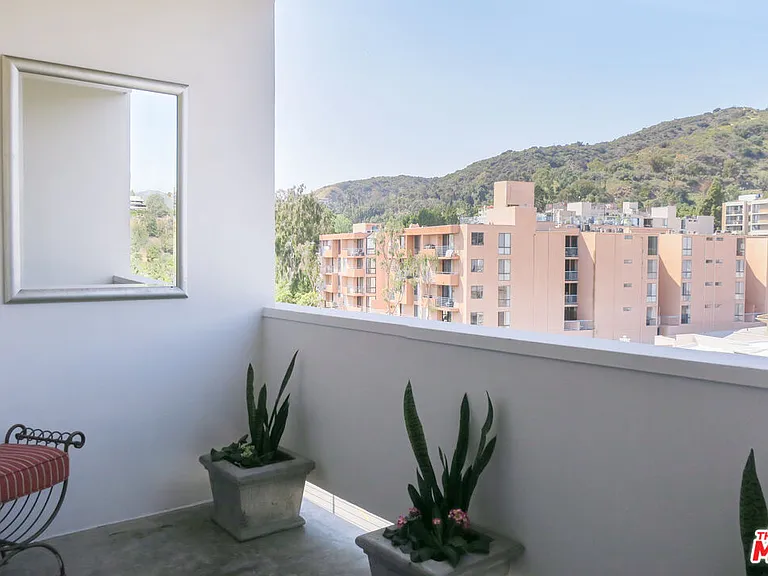 7250 Franklin Ave #801 — Photo 3