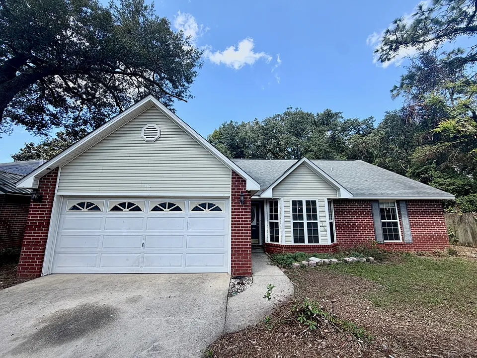 963 Claeven Cir