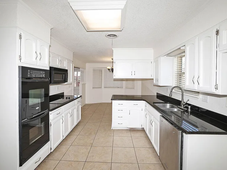 7902 Gerald Dr — Photo 8
