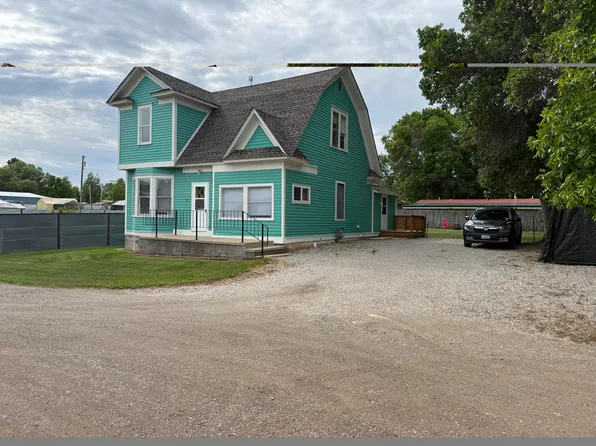 523 NE Boulevard St, Lewistown, MT 59457