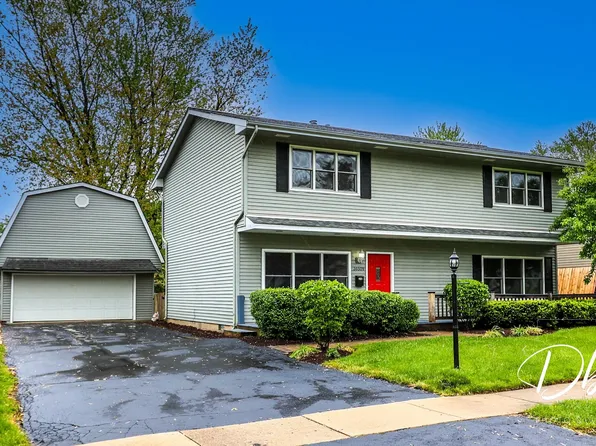 36509 N Traer Ter, Gurnee, IL 60031