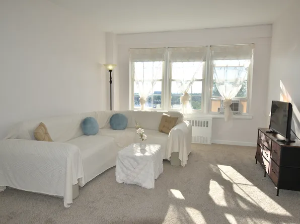 5 Roosevelt Pl APT 5C, Montclair, NJ 07042