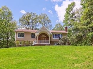 238 Walnut Tree Hill Rd, Shelton, CT 06484