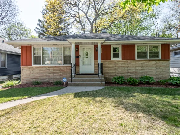 1316 N Ash St, Waukegan, IL 60085