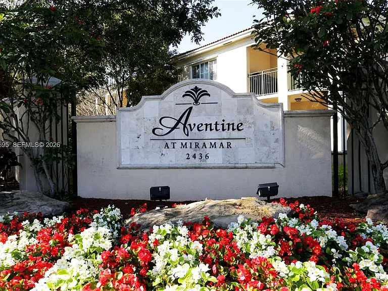 2501 Centergate Dr #203 — Photo 21