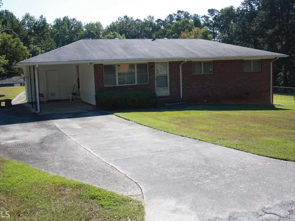 229 Lewis St, Toccoa, GA 30577