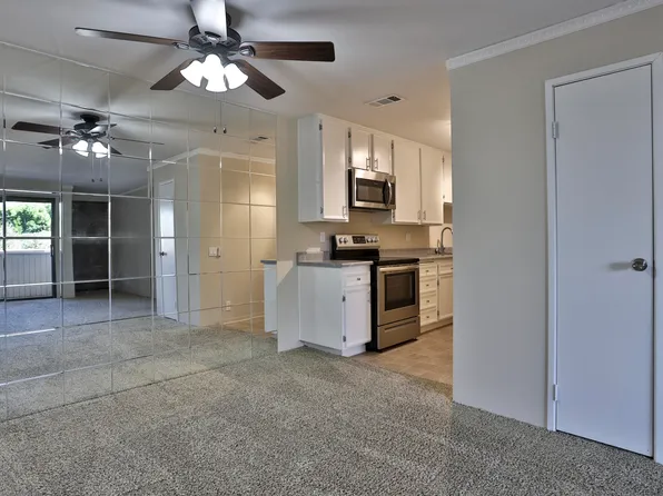 2820 N Arcadia Ct APT B208, Palm Springs, CA 92262