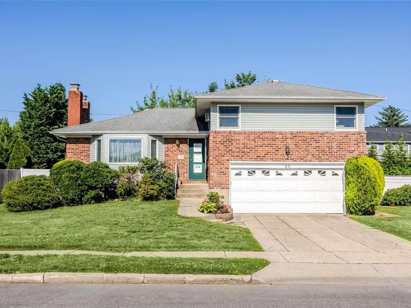 20 Hollywood Drive, Plainview, NY 11803