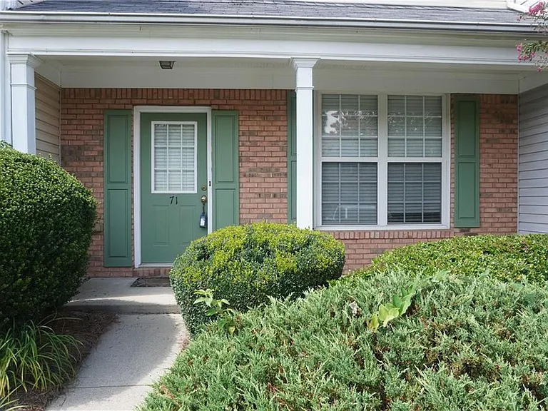 71 Highoak Dr NE #13 — Photo 3