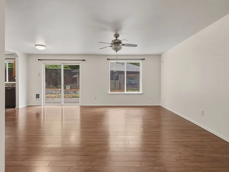1012 David St SE — Photo 6