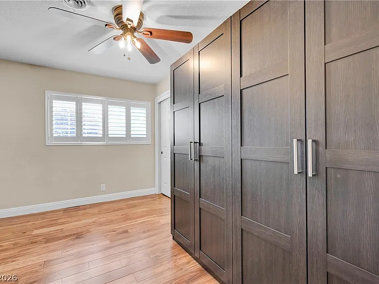 2712 W Oakey Blvd — Photo 31