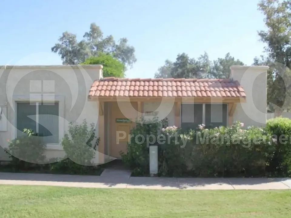 3132 W Harmont Dr
