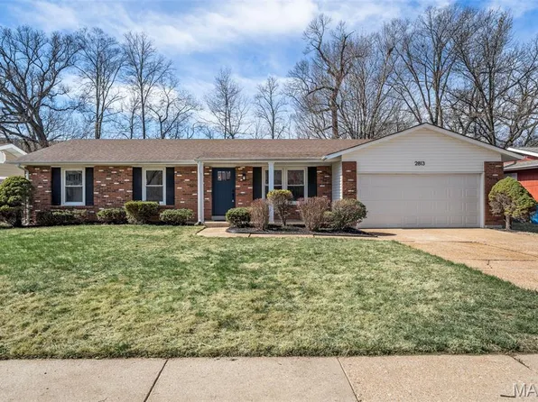 2813 Olde Chelsea Dr, Saint Charles, MO 63301