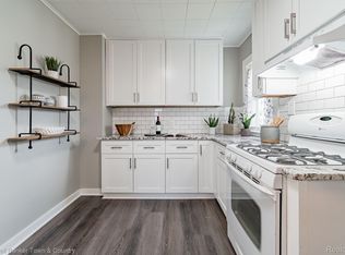 2862 Kenmore Rd, Berkley, MI 48072