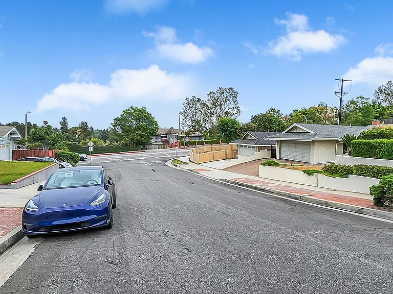 8547 Drayer Ln — Photo 24