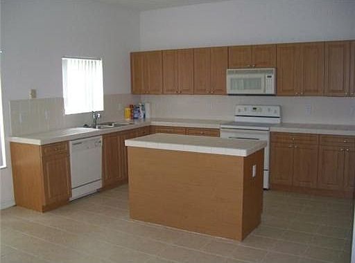 2nd image of 2429 SE 19th St