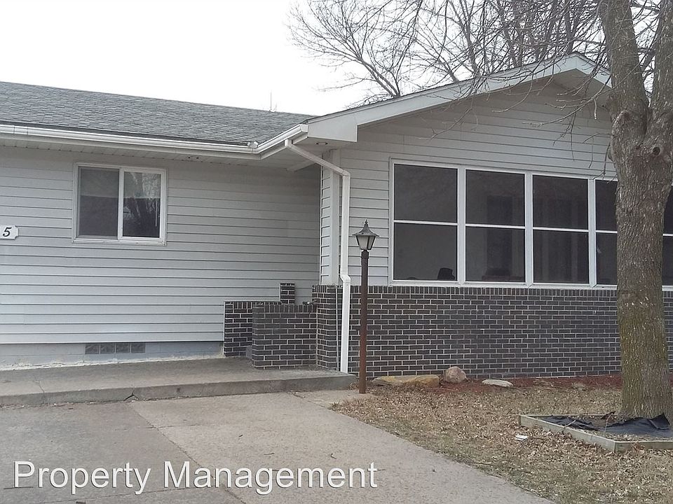 1st image of 105 E 11th St