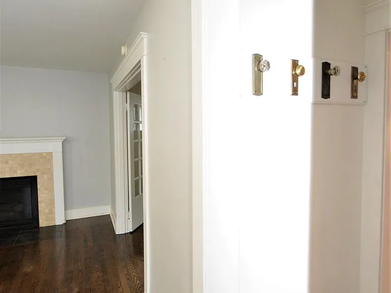 2102 Murray Ave — Photo 4