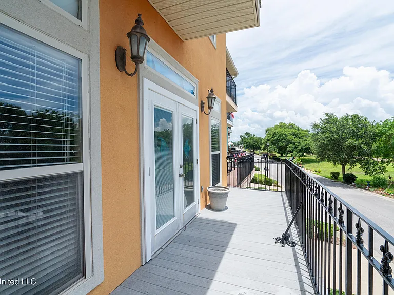 8 Oak Alley Ln — Photo 12